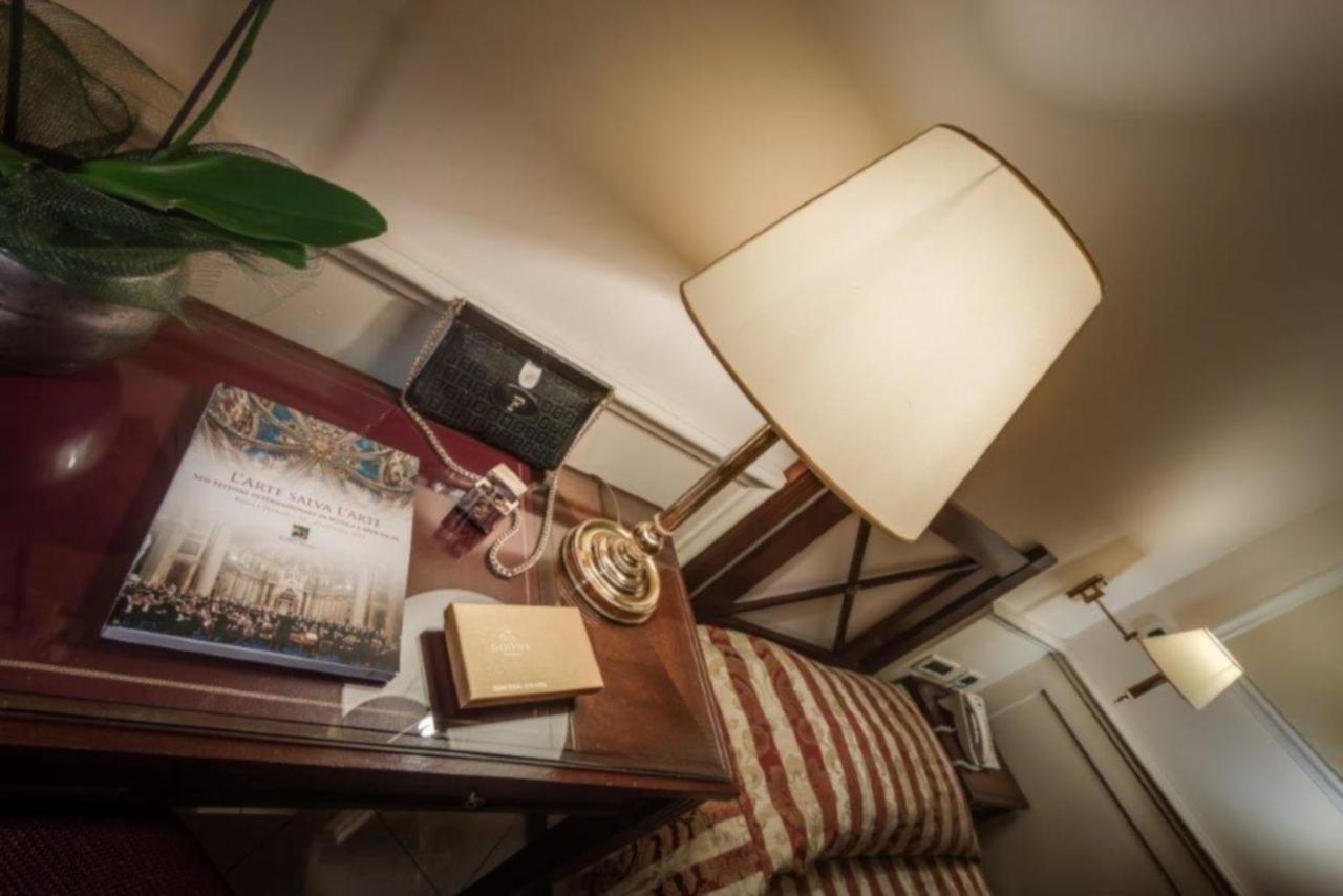 Palazzo Cardinal Cesi Hotel Rome Luaran gambar