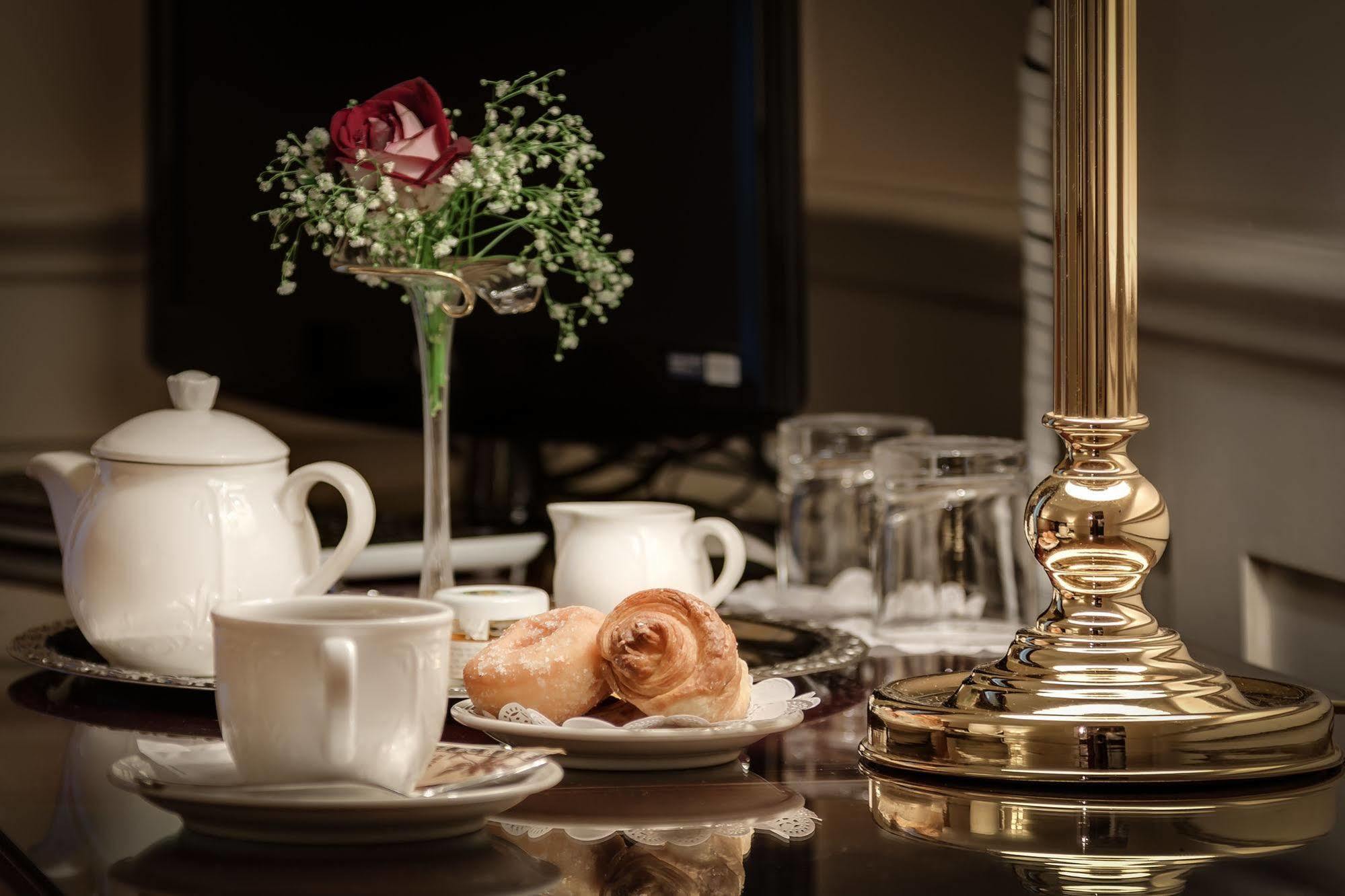 Palazzo Cardinal Cesi Hotel Rome Luaran gambar