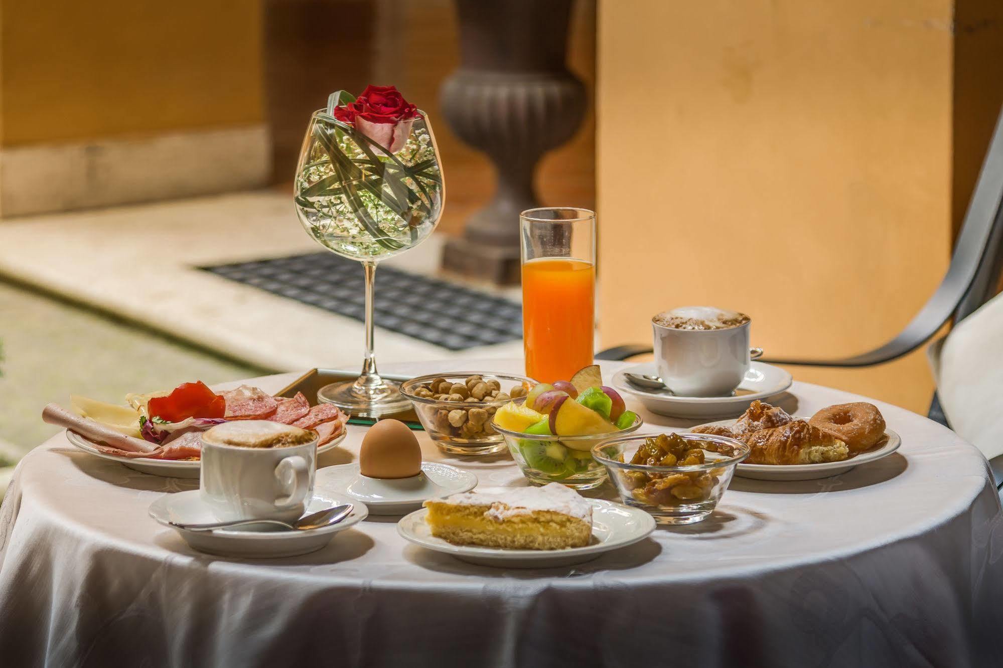 Palazzo Cardinal Cesi Hotel Rome Luaran gambar